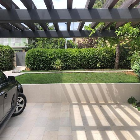Apartment Lycia Rovigno Esterno foto